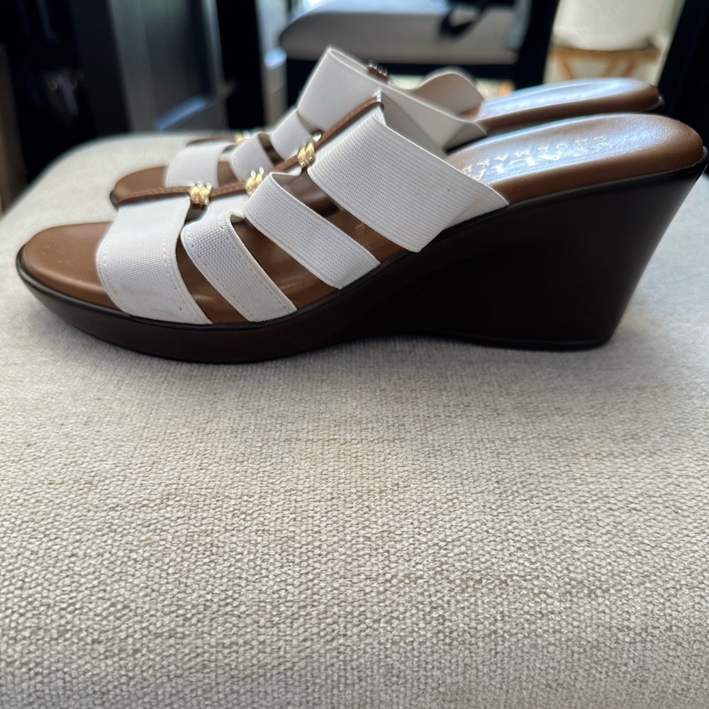 S11 - Italian shoemakers white sandal strappy wedges size 7 - Picture 2 of 4